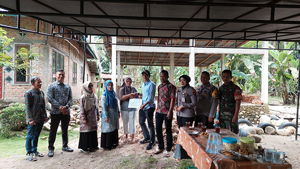 Pem Nagari Toboh Gadang Barat Salurkan Bantuan RTLH dan Bantuan DPRD Sumbar untuk Warga Kurang mampu
